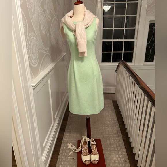 Elie Tahari Dresses & Skirts - Classic Tweed NWT Elie Tahari Green Sheath Dress•Size 2